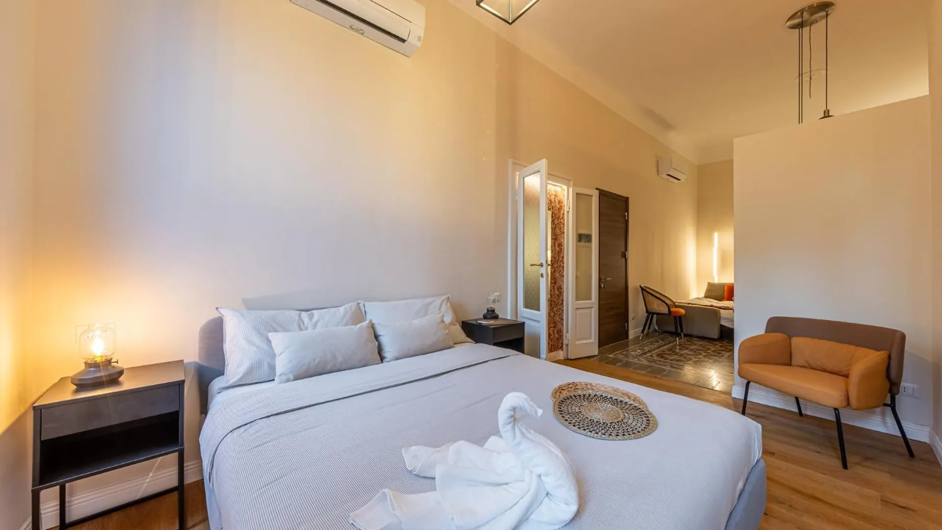Bilocale Chic In Tropical Villa A Due Passi Da Stazione Centrale Milan