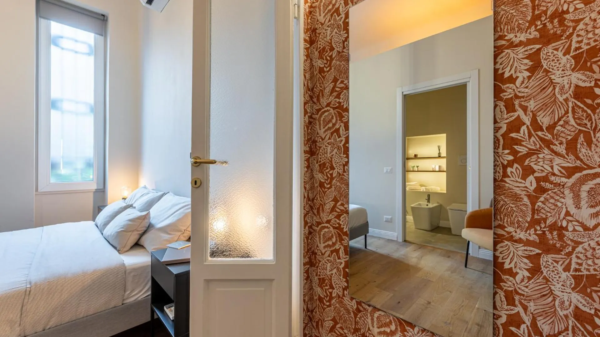 Apartment Bilocale Chic In Tropical Villa A Due Passi Da Stazione Centrale Milan