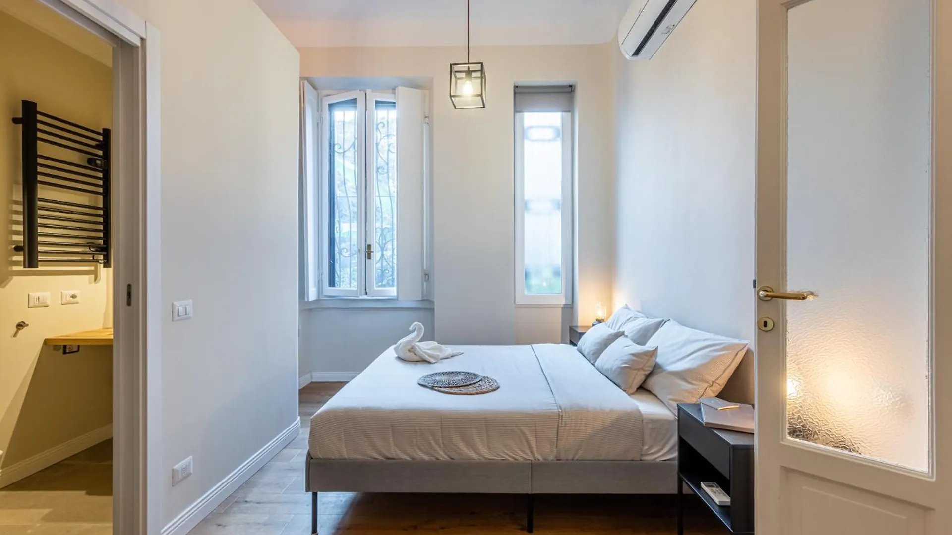 Bilocale Chic In Tropical Villa A Due Passi Da Stazione Centrale Milan 0*,  Italy
