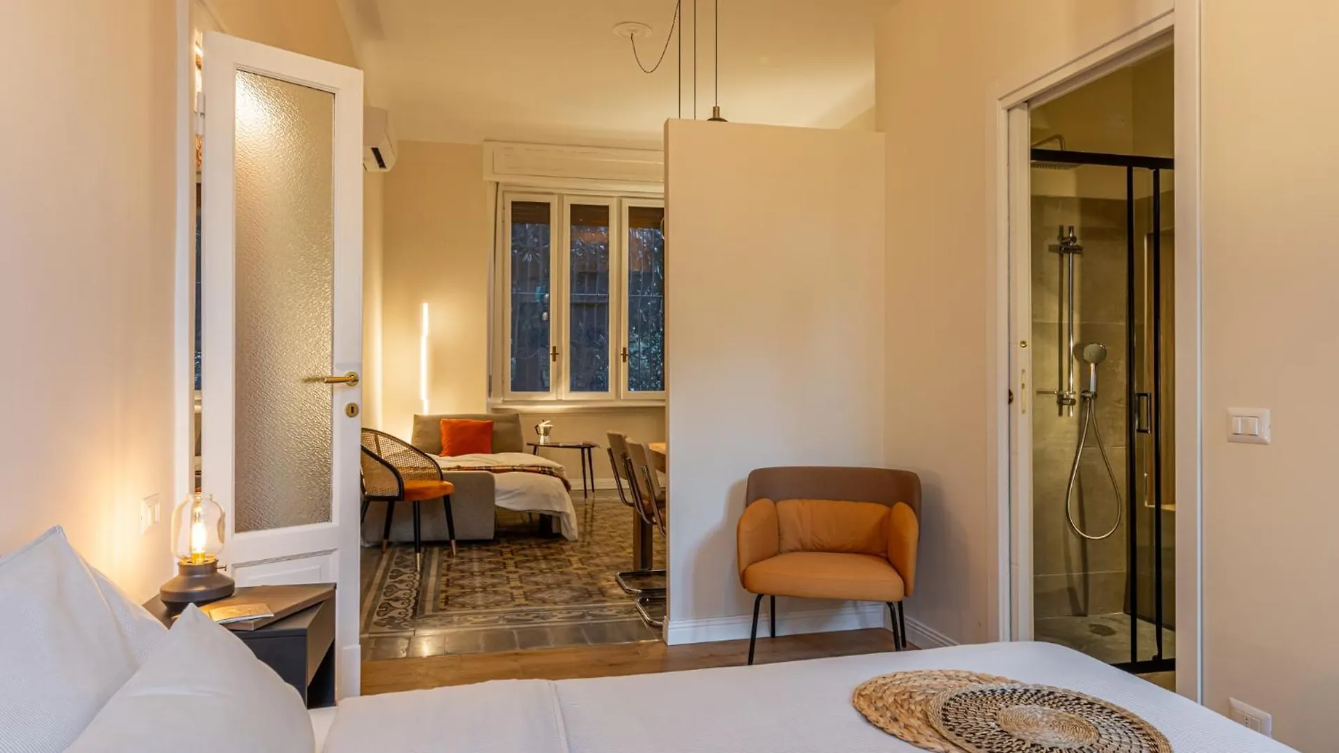 Bilocale Chic In Tropical Villa A Due Passi Da Stazione Centrale Milan Apartment